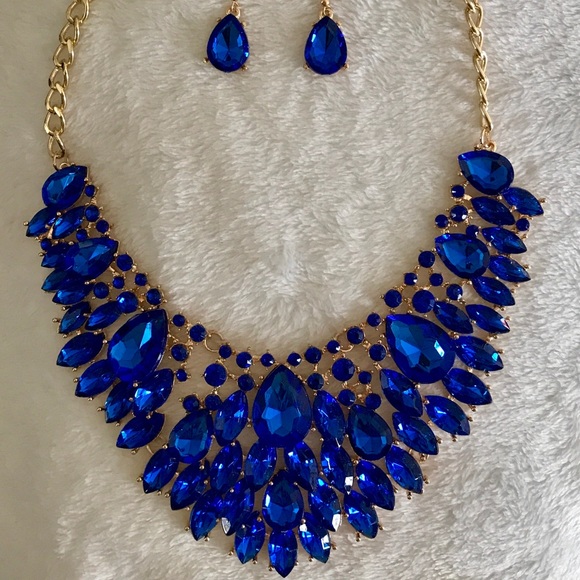 Jewelry - ⭐️NEW⭐️ Glamorous Cobalt Blue Necklace & Earrings